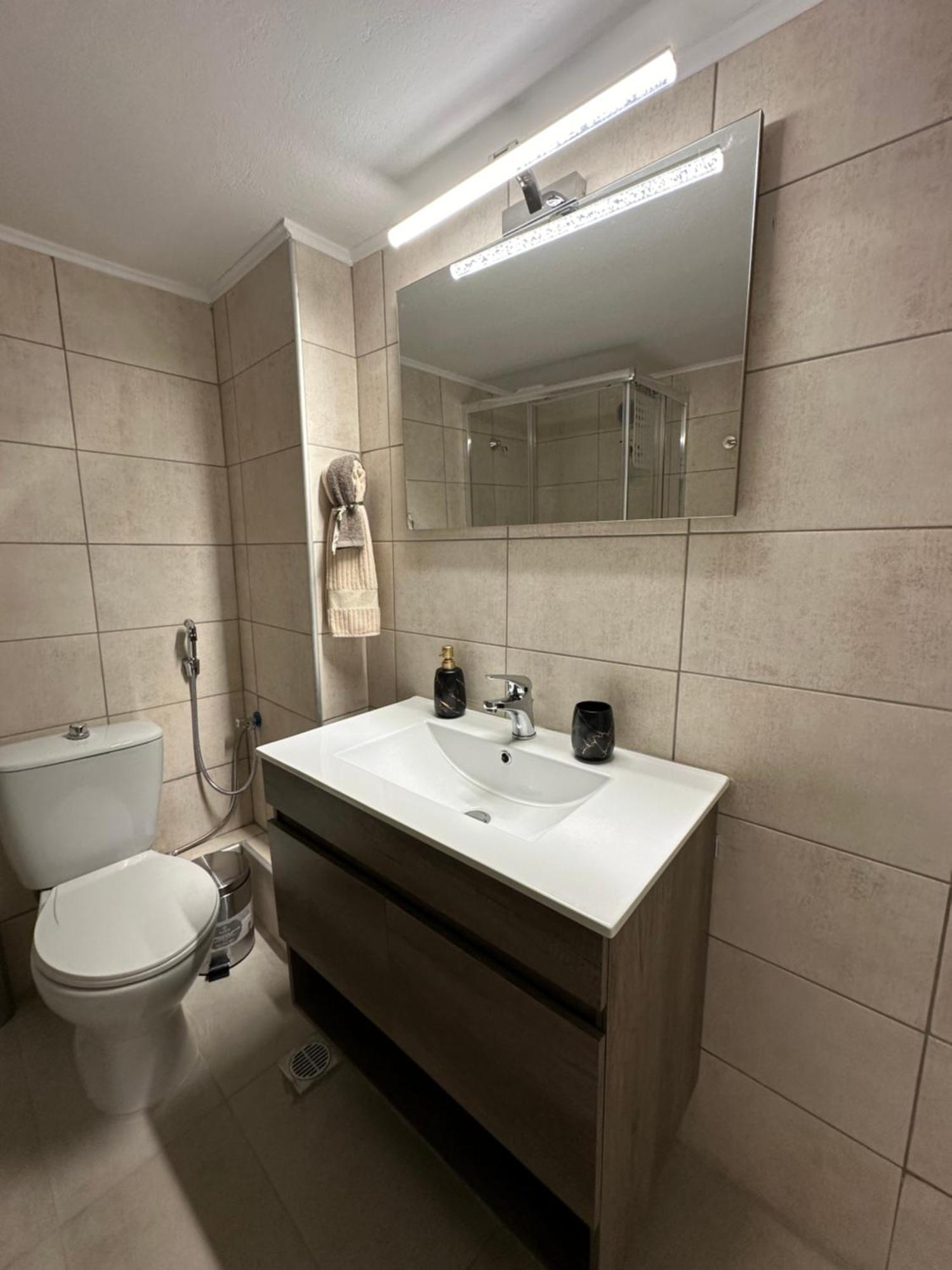 Lux Apartment Next To The Sea ピレウス エクステリア 写真